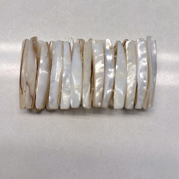 Boutique Jewelry - Chunky Mother of Pearl Shell Beach Bracelet Stretch Cuff